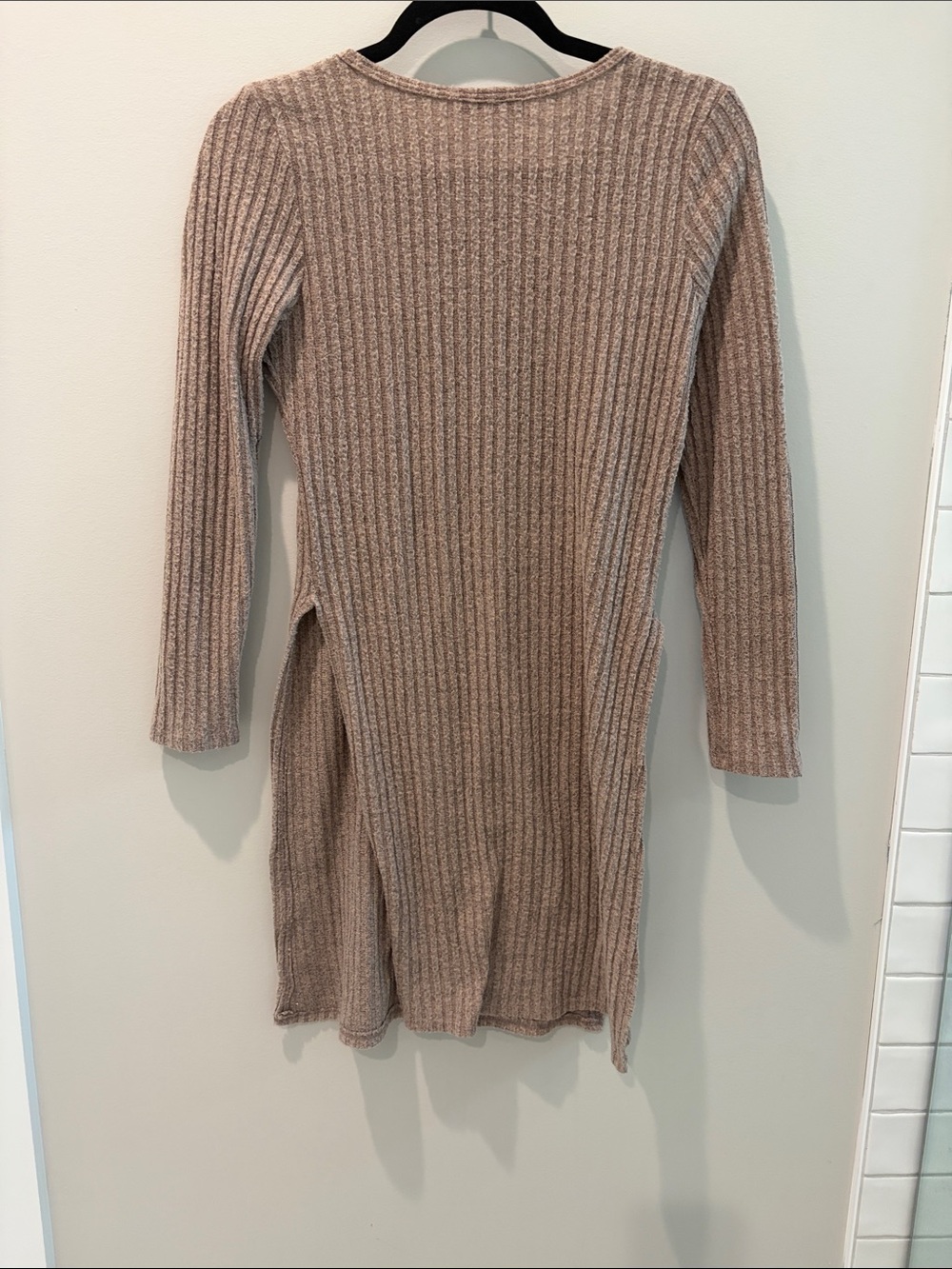 Caslon Ribbed Long-Sleeve Side-Slit Dress in Taupe